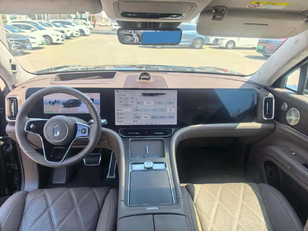 2025 AITO AITO M9 REEV 160HP REEV 52KWH,autocango,china used car exporter,china ev exporter,chinese used car exporter,chinese used ev exporter