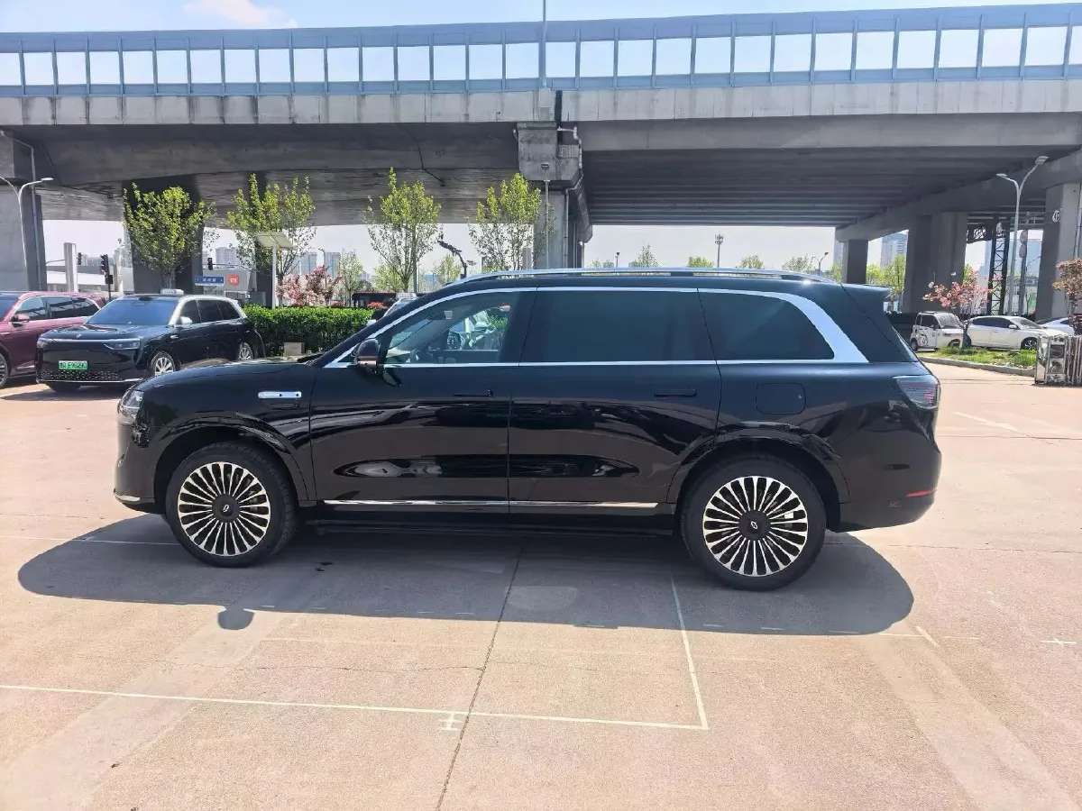 2025 AITO AITO M9 REEV 160HP REEV 52KWH,autocango,china used car exporter,china ev exporter,chinese used car exporter,chinese used ev exporter