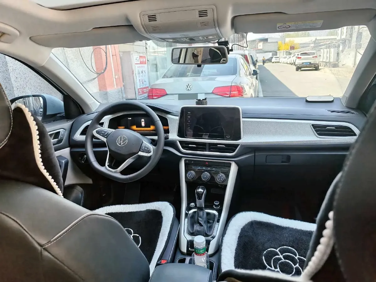 2024 Volkswagen T-Roc 1.4T 150HP L4 7DCT,autocango,china used car exporter,china ev exporter,chinese used car exporter,chinese used ev exporter