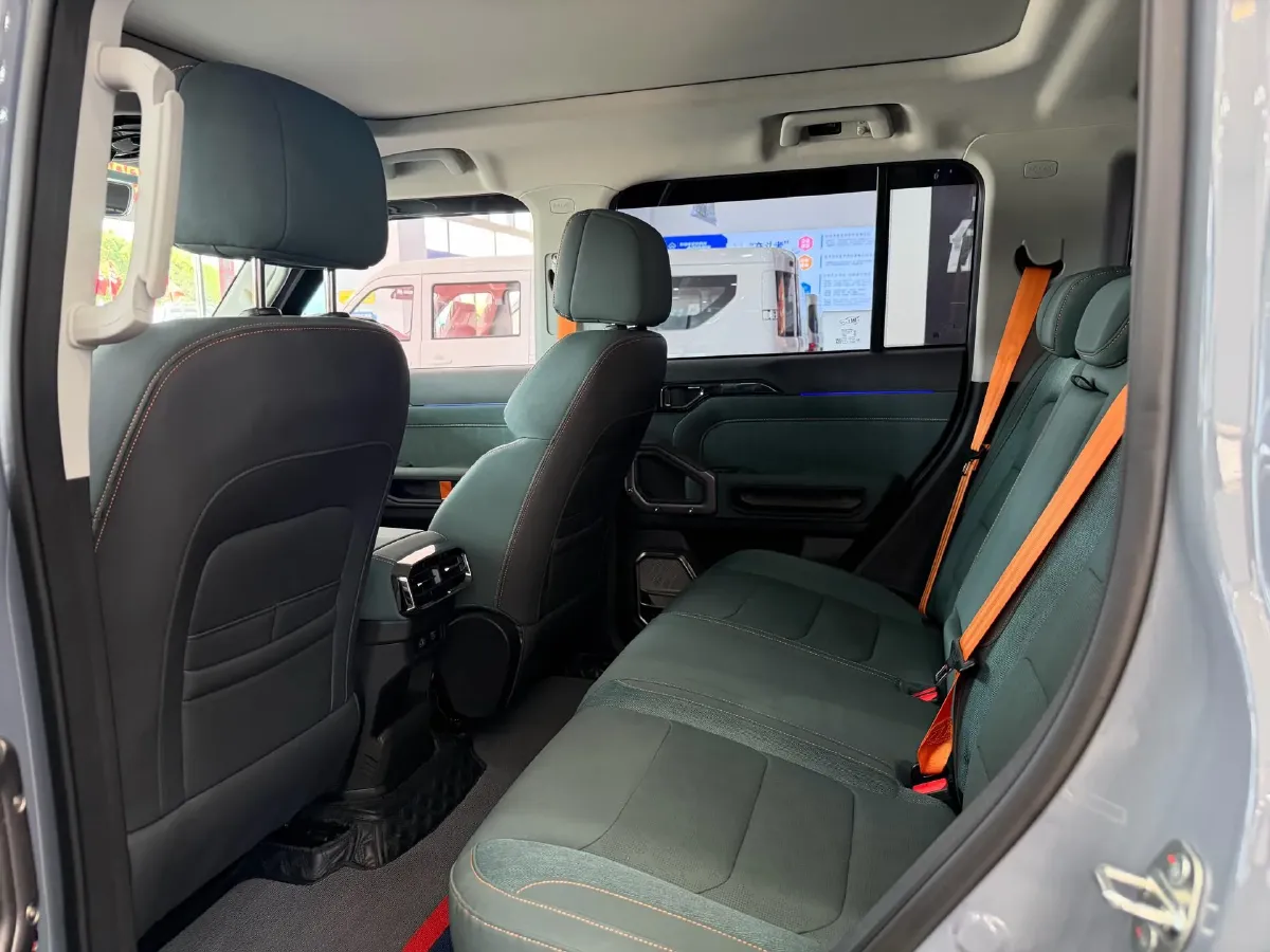 2023 Jetour Traveller 2.0T 254HP L4 7DCT,autocango,china used car exporter,china ev exporter,chinese used car exporter,chinese used ev exporter