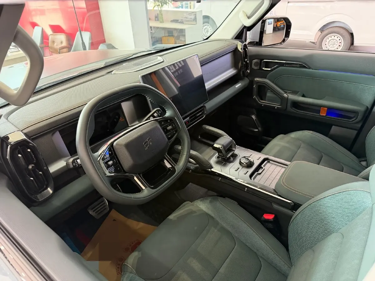 2023 Jetour Traveller 2.0T 254HP L4 7DCT,autocango,china used car exporter,china ev exporter,chinese used car exporter,chinese used ev exporter