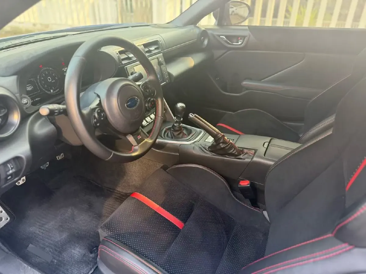 2022 Subaru BRZ 2.4L 234HP H4 6MT,autocango,china used car exporter,china ev exporter,chinese used car exporter,chinese used ev exporter