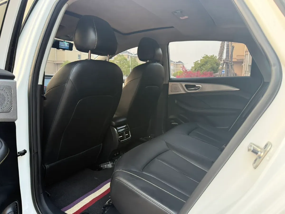 2022 Roewe RX5 eMAX 1.5T 169HP L4 AMT PHEV 16.6KWH,autocango,china used car exporter,china ev exporter,chinese used car exporter,chinese used ev exporter