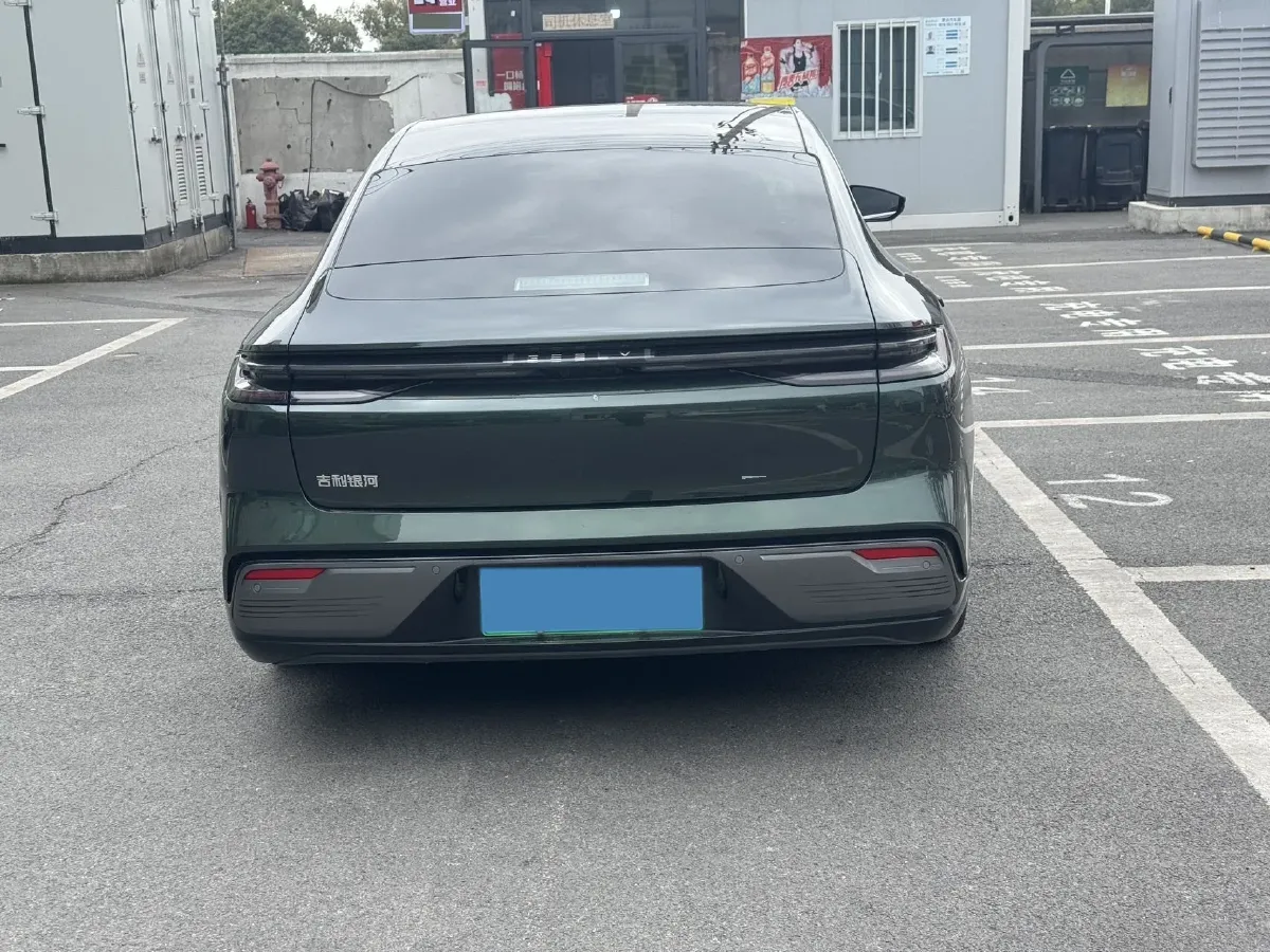 2025 Geely Galaxy Starshine 8 1.5T 163HP L4 3DHT PHEV 27.69KWH,autocango,china used car exporter,china ev exporter,chinese used car exporter,chinese used ev exporter