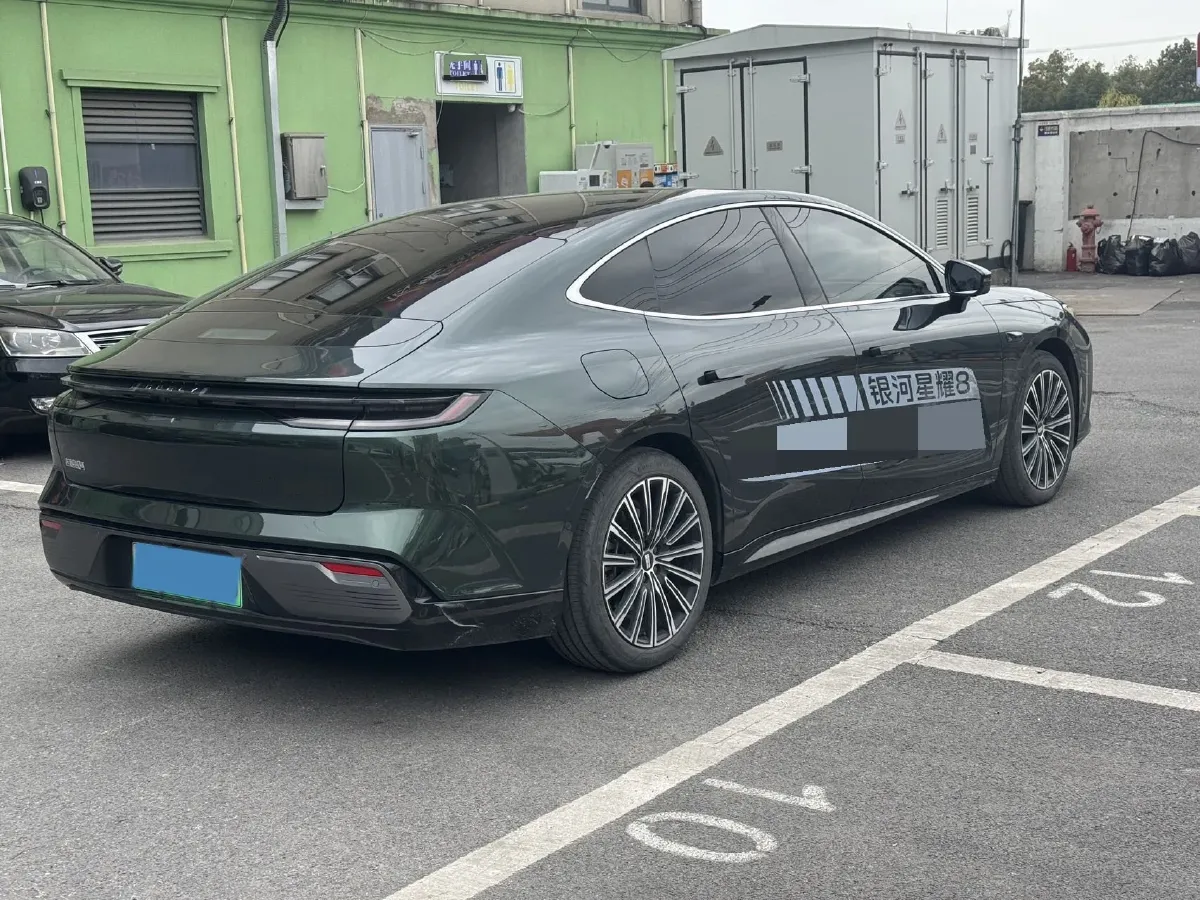 2025 Geely Galaxy Starshine 8 1.5T 163HP L4 3DHT PHEV 27.69KWH,autocango,china used car exporter,china ev exporter,chinese used car exporter,chinese used ev exporter