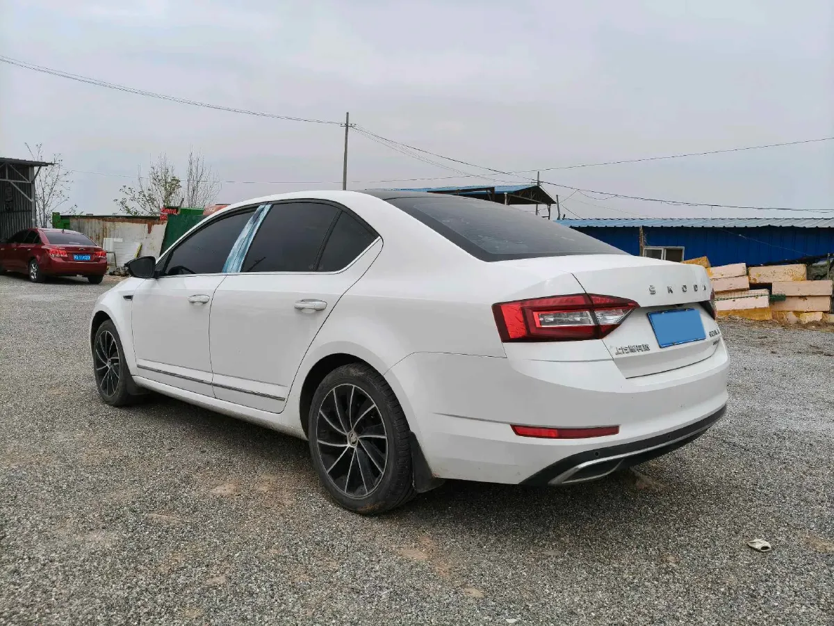 2020 Skoda Octavia 1.4T 150HP L4 7DCT,autocango,china used car exporter,china ev exporter,chinese used car exporter,chinese used ev exporter