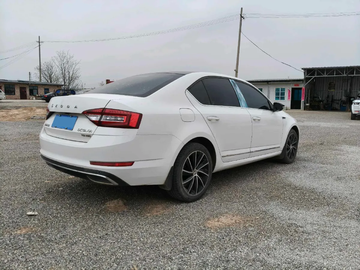2020 Skoda Octavia 1.4T 150HP L4 7DCT,autocango,china used car exporter,china ev exporter,chinese used car exporter,chinese used ev exporter