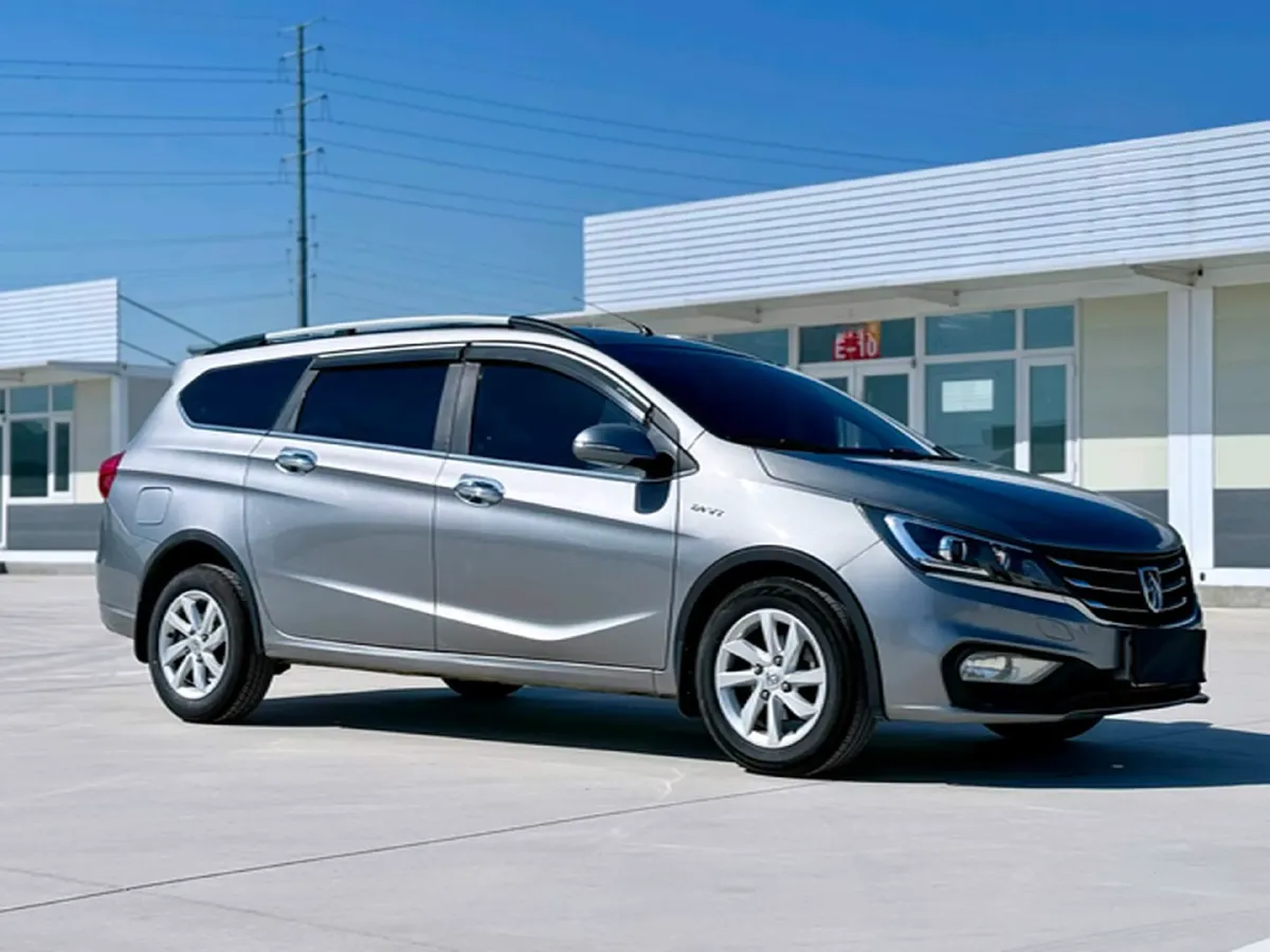 2017 BaoJun 310W 1.5L 112HP L4 6MT,autocango,china used car exporter,china ev exporter,chinese used car exporter,chinese used ev exporter