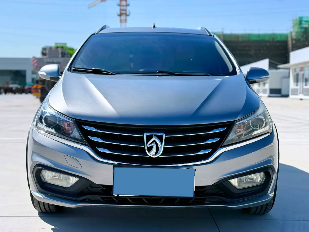 2017 BaoJun 310W 1.5L 112HP L4 6MT,autocango,china used car exporter,china ev exporter,chinese used car exporter,chinese used ev exporter