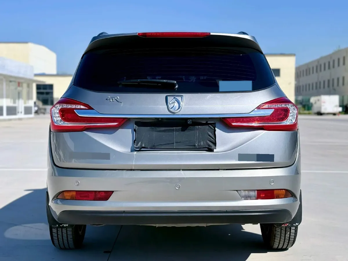 2017 BaoJun 310W 1.5L 112HP L4 6MT,autocango,china used car exporter,china ev exporter,chinese used car exporter,chinese used ev exporter