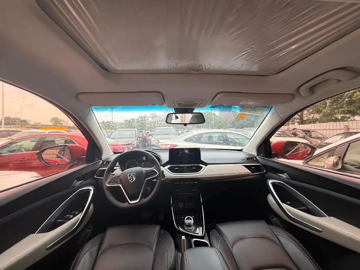 2018 BaoJun 530 1.5T 150HP L4 6MT,autocango,china used car exporter,china ev exporter,chinese used car exporter,chinese used ev exporter