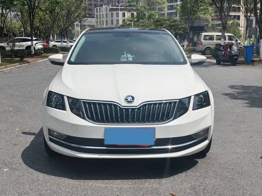 2019 Skoda Octavia 1.5L 116HP L4 6AT,autocango,china used car exporter,china ev exporter,chinese used car exporter,chinese used ev exporter