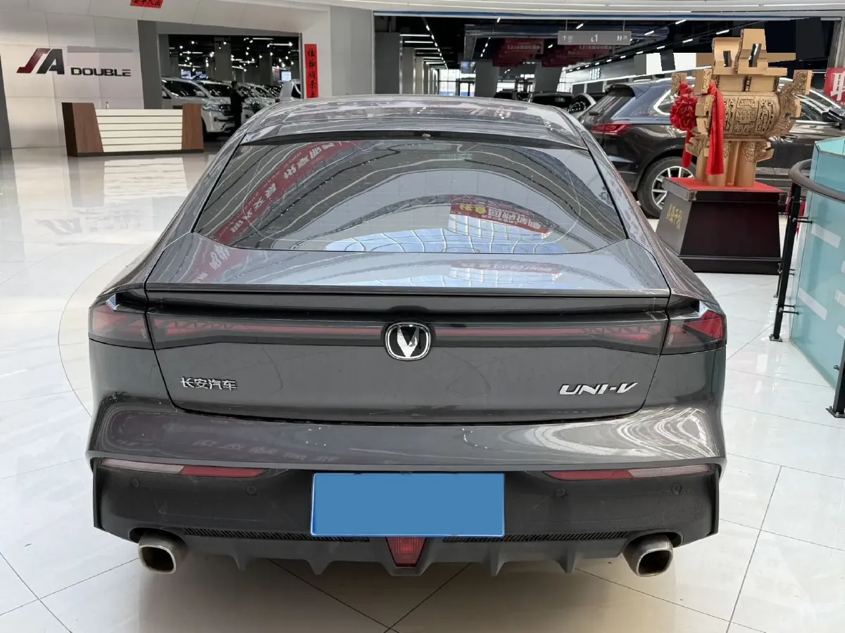 2023 ChangAn UNI-V 1.5T 188HP L4 7DCT,autocango,china used car exporter,china ev exporter,chinese used car exporter,chinese used ev exporter