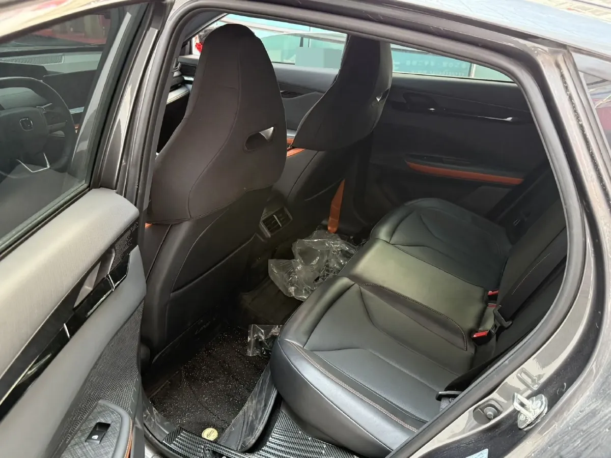 2023 ChangAn UNI-V 1.5T 188HP L4 7DCT,autocango,china used car exporter,china ev exporter,chinese used car exporter,chinese used ev exporter