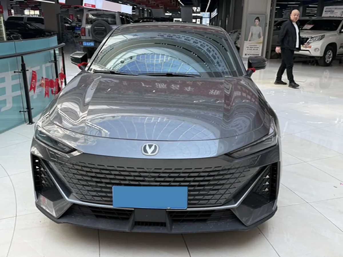 2023 ChangAn UNI-V 1.5T 188HP L4 7DCT,autocango,china used car exporter,china ev exporter,chinese used car exporter,chinese used ev exporter