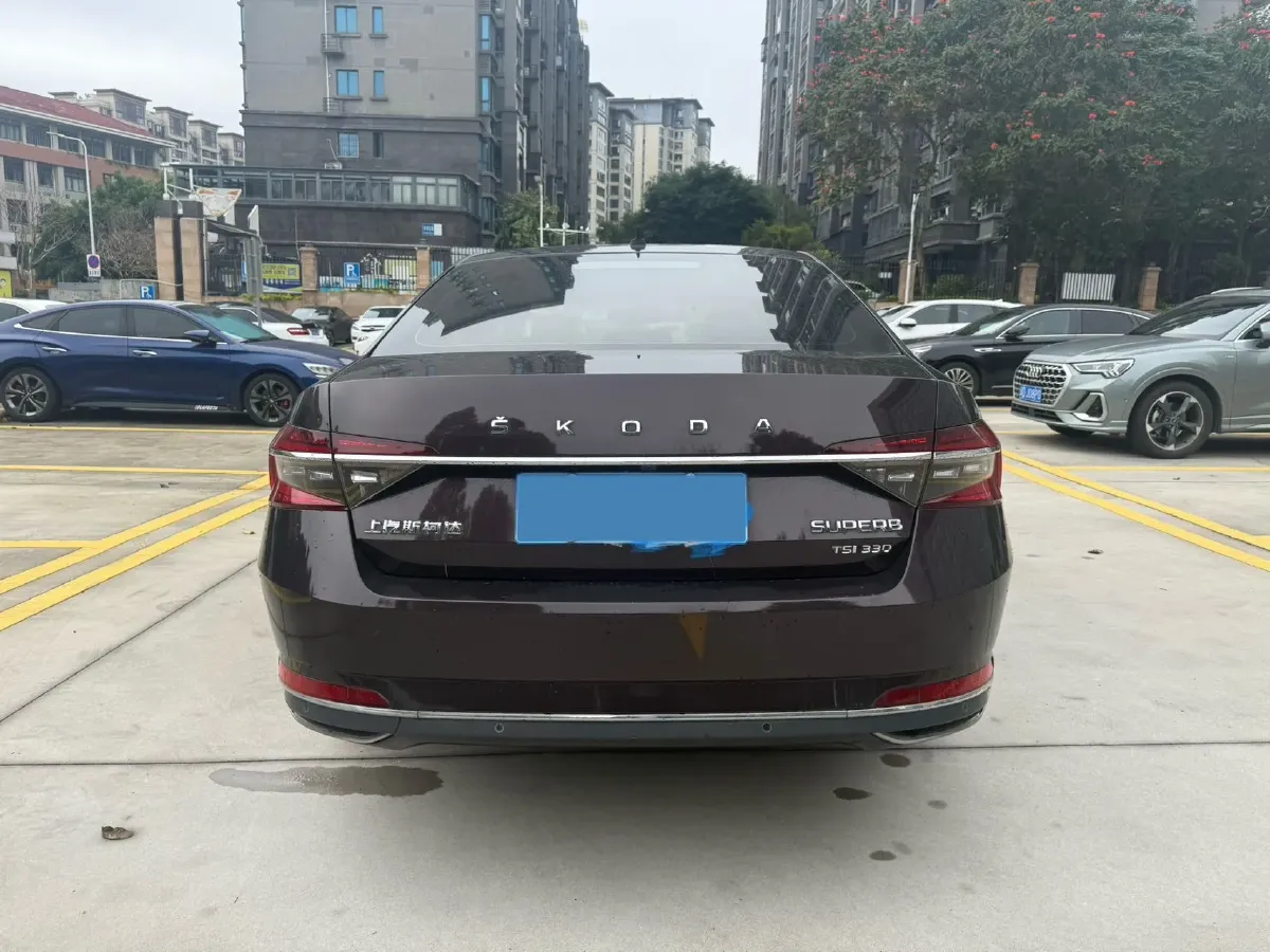 2019 Skoda Superb 2.0T 186HP L4 7DCT,autocango,china used car exporter,china ev exporter,chinese used car exporter,chinese used ev exporter