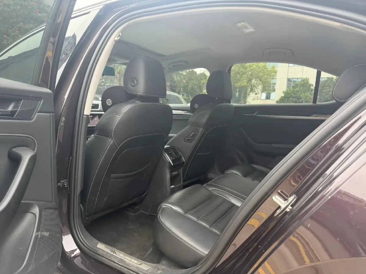 2019 Skoda Superb 2.0T 186HP L4 7DCT,autocango,china used car exporter,china ev exporter,chinese used car exporter,chinese used ev exporter
