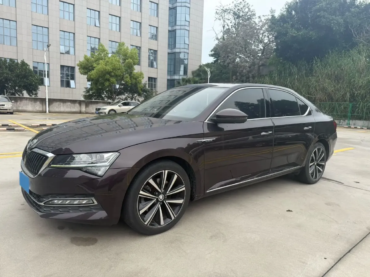 2019 Skoda Superb 2.0T 186HP L4 7DCT,autocango,china used car exporter,china ev exporter,chinese used car exporter,chinese used ev exporter