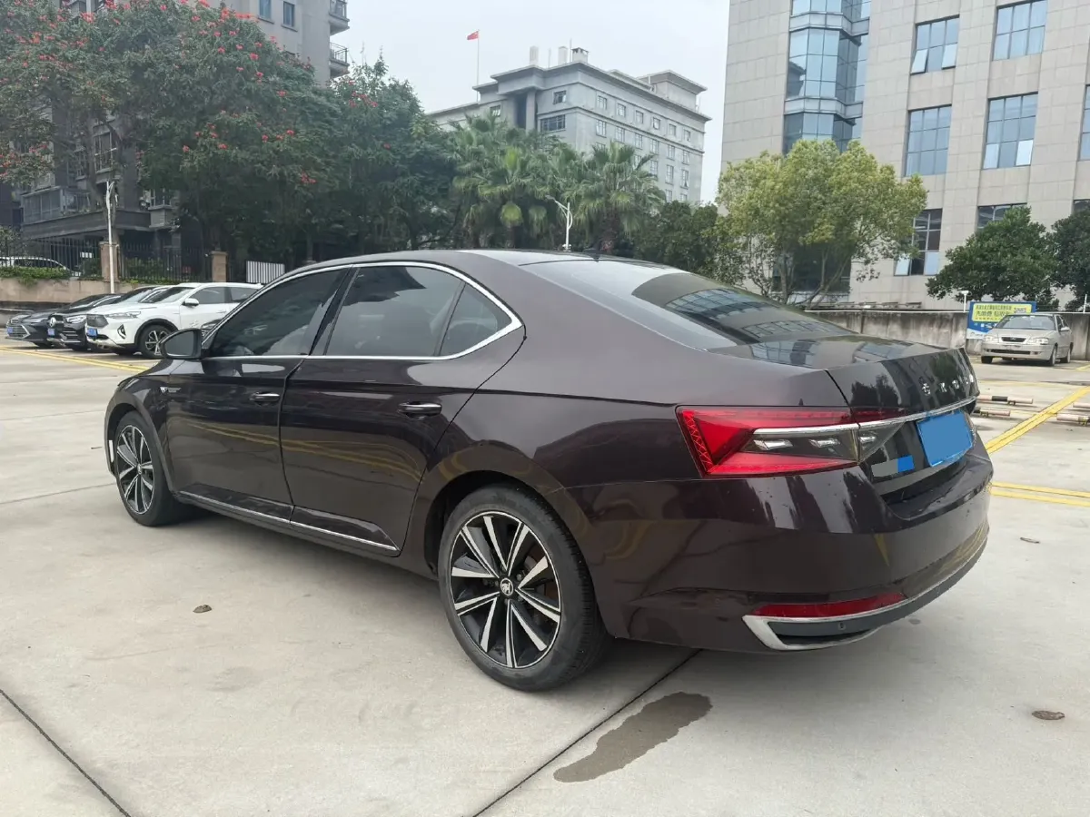 2019 Skoda Superb 2.0T 186HP L4 7DCT,autocango,china used car exporter,china ev exporter,chinese used car exporter,chinese used ev exporter