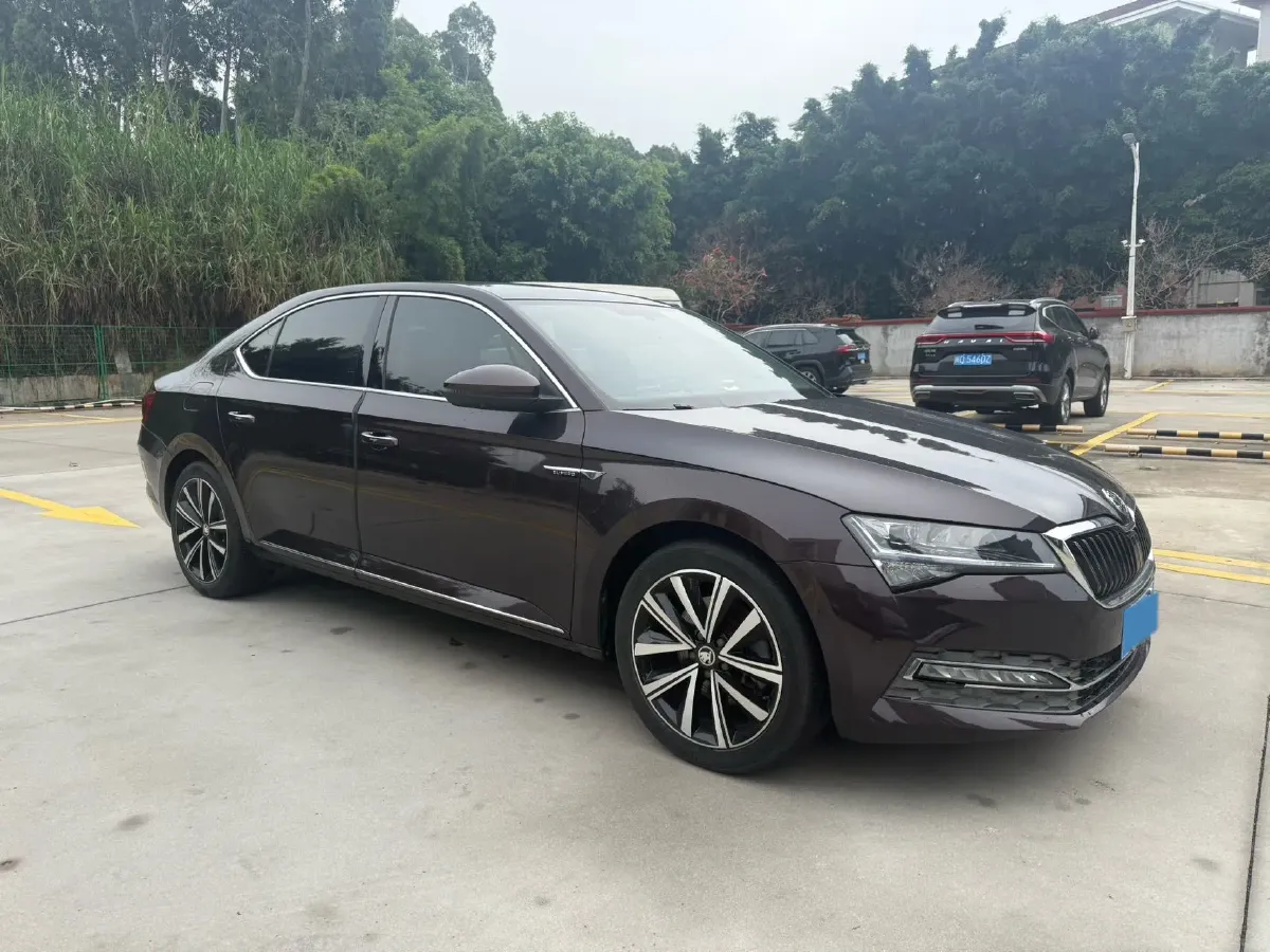 2019 Skoda Superb 2.0T 186HP L4 7DCT,autocango,china used car exporter,china ev exporter,chinese used car exporter,chinese used ev exporter