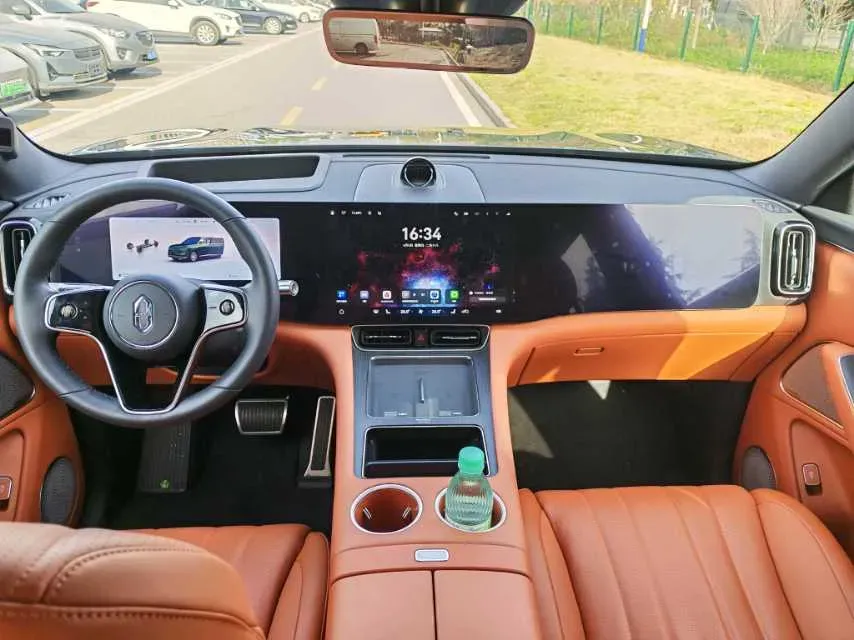 2025 AITO AITO M8 REEV 160HP REEV 53.4KWH,autocango,china used car exporter,china ev exporter,chinese used car exporter,chinese used ev exporter