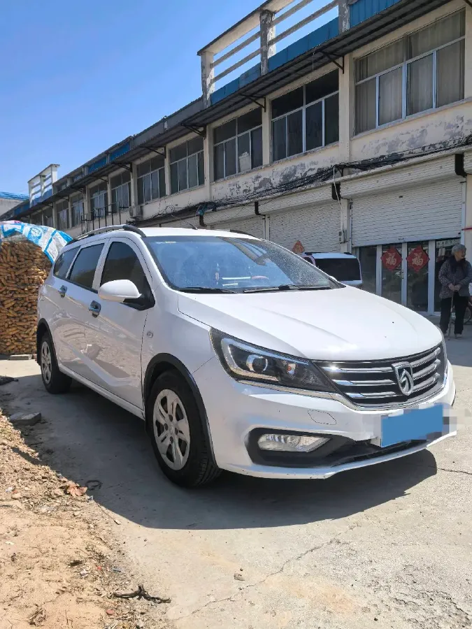 2017 BaoJun 310W 1.5L 112HP L4 6MT,autocango,china used car exporter,china ev exporter,chinese used car exporter,chinese used ev exporter