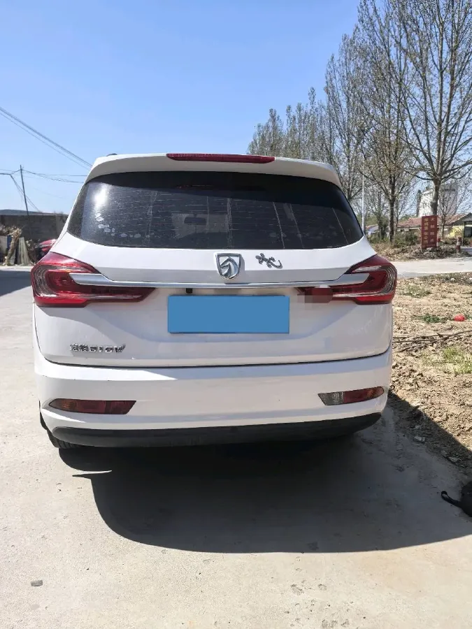2017 BaoJun 310W 1.5L 112HP L4 6MT,autocango,china used car exporter,china ev exporter,chinese used car exporter,chinese used ev exporter