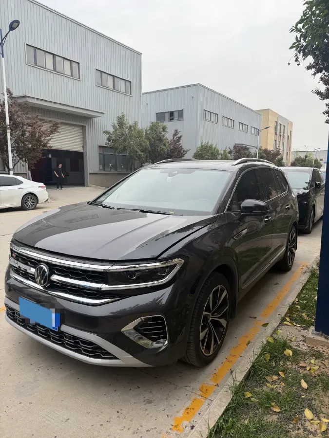2021 Volkswagen Talagon 2.5T 299HP V6 7DCT,autocango,china used car exporter,china ev exporter,chinese used car exporter,chinese used ev exporter