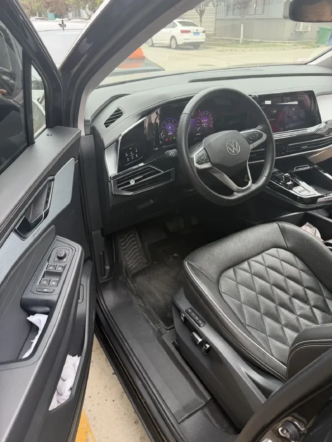 2021 Volkswagen Talagon 2.5T 299HP V6 7DCT,autocango,china used car exporter,china ev exporter,chinese used car exporter,chinese used ev exporter