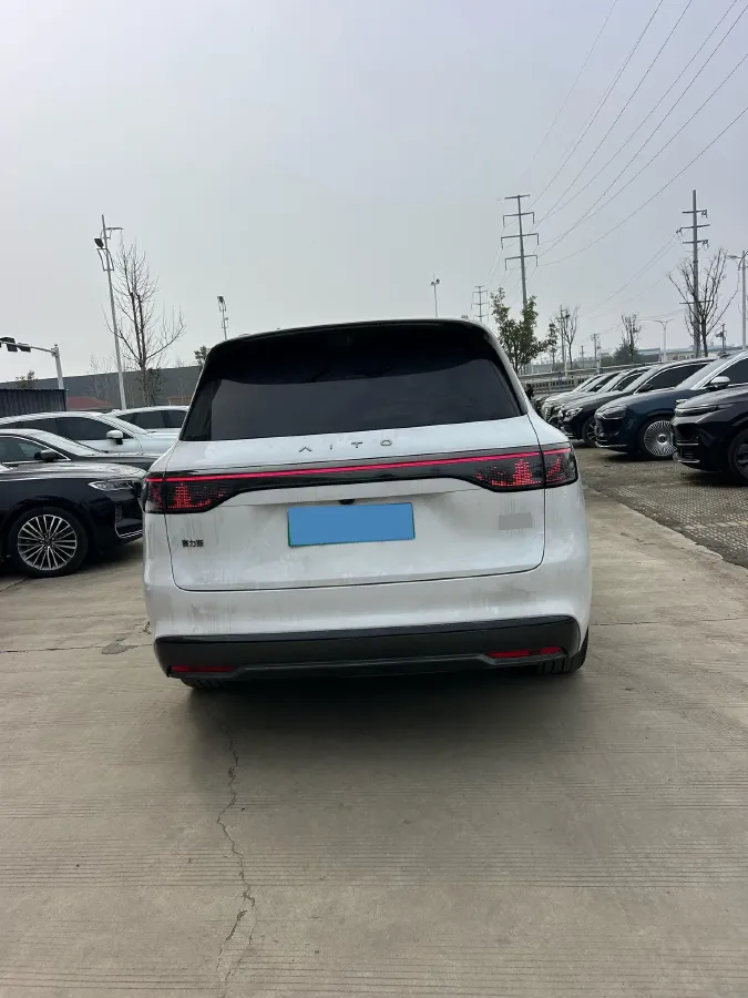 2025 AITO AITO M8 REEV 160HP REEV 53.4KWH,autocango,china used car exporter,china ev exporter,chinese used car exporter,chinese used ev exporter