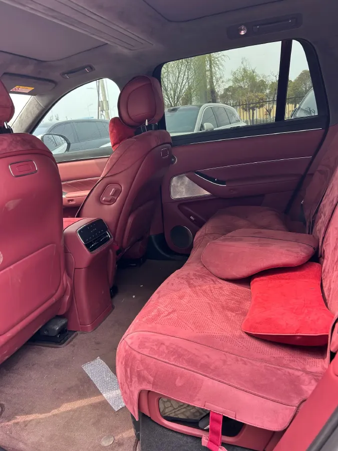 2025 AITO AITO M8 REEV 160HP REEV 53.4KWH,autocango,china used car exporter,china ev exporter,chinese used car exporter,chinese used ev exporter