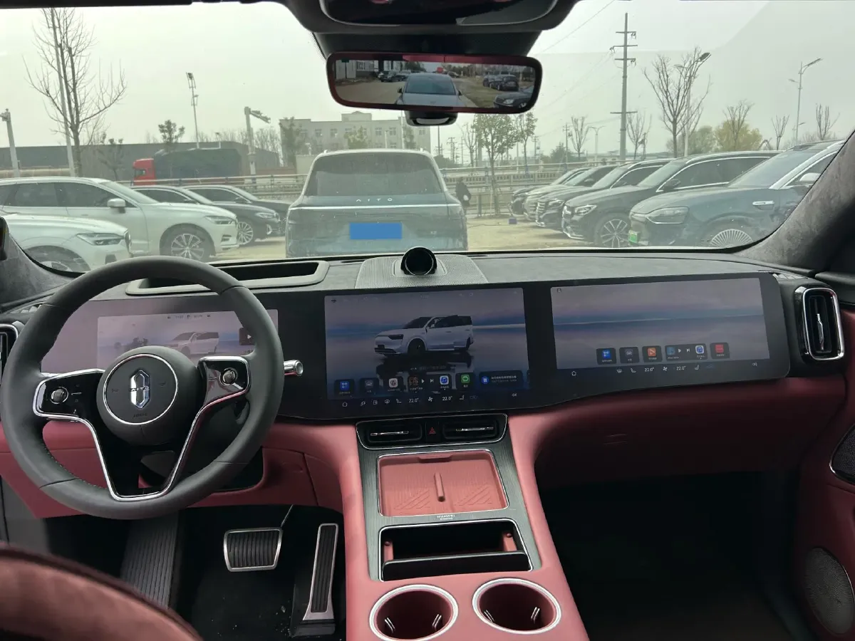 2025 AITO AITO M8 REEV 160HP REEV 53.4KWH,autocango,china used car exporter,china ev exporter,chinese used car exporter,chinese used ev exporter