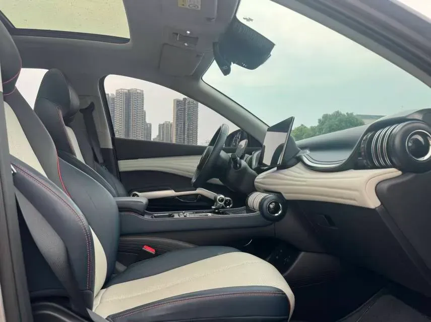 2022 Roewe RX5 MAX 1.5T 181HP L4 6AT,autocango,china used car exporter,china ev exporter,chinese used car exporter,chinese used ev exporter