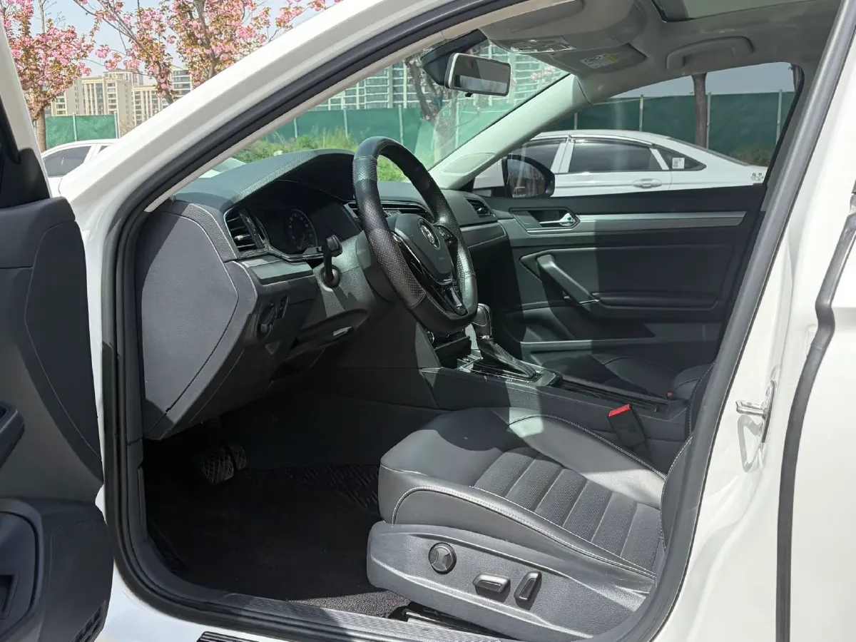 2019 Volkswagen Passat 1.4T 150HP L4 7DCT,autocango,china used car exporter,china ev exporter,chinese used car exporter,chinese used ev exporter