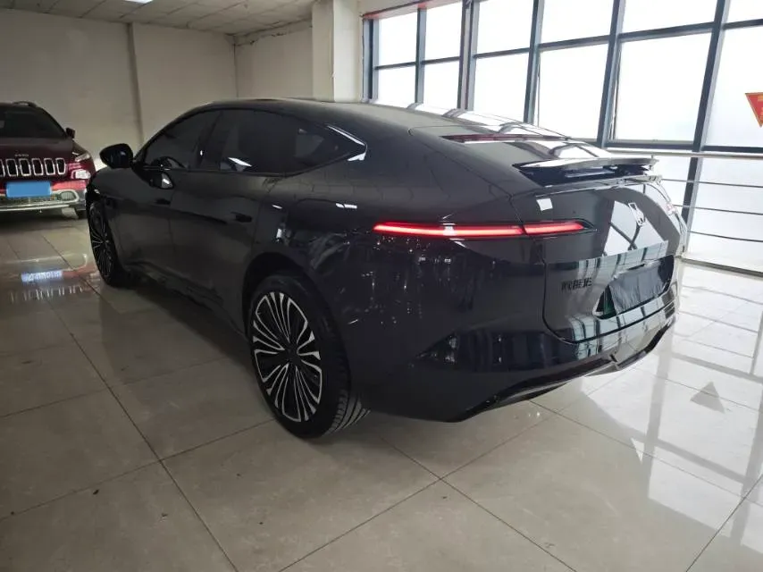 2025 Avatr 12 1.5T 156HP L4 REEV 39.05KWH,autocango,china used car exporter,china ev exporter,chinese used car exporter,chinese used ev exporter