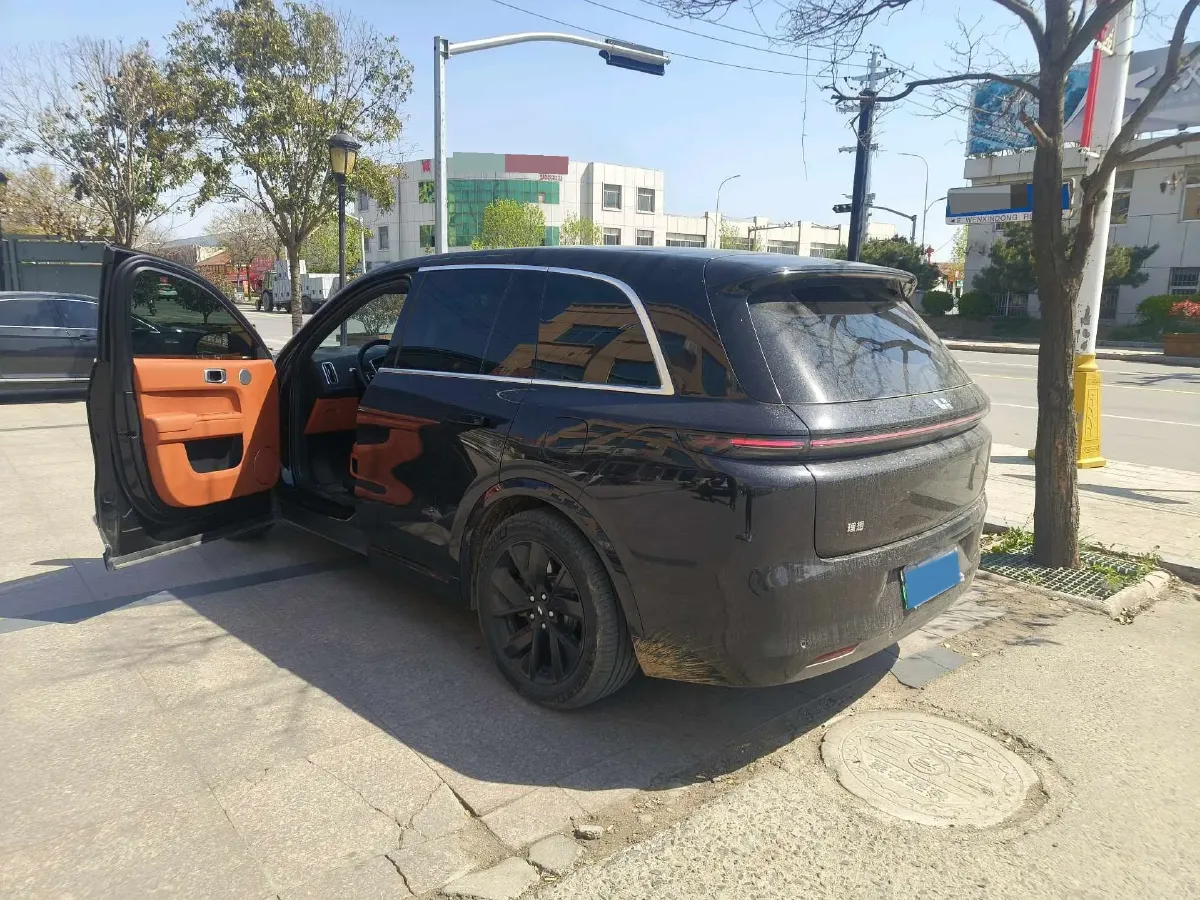 2023 Li L8 Range Extended 154HP REEV 40.9KWH,autocango,china used car exporter,china ev exporter,chinese used car exporter,chinese used ev exporter