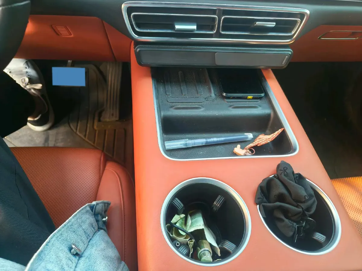 2023 Li L8 Range Extended 154HP REEV 40.9KWH,autocango,china used car exporter,china ev exporter,chinese used car exporter,chinese used ev exporter