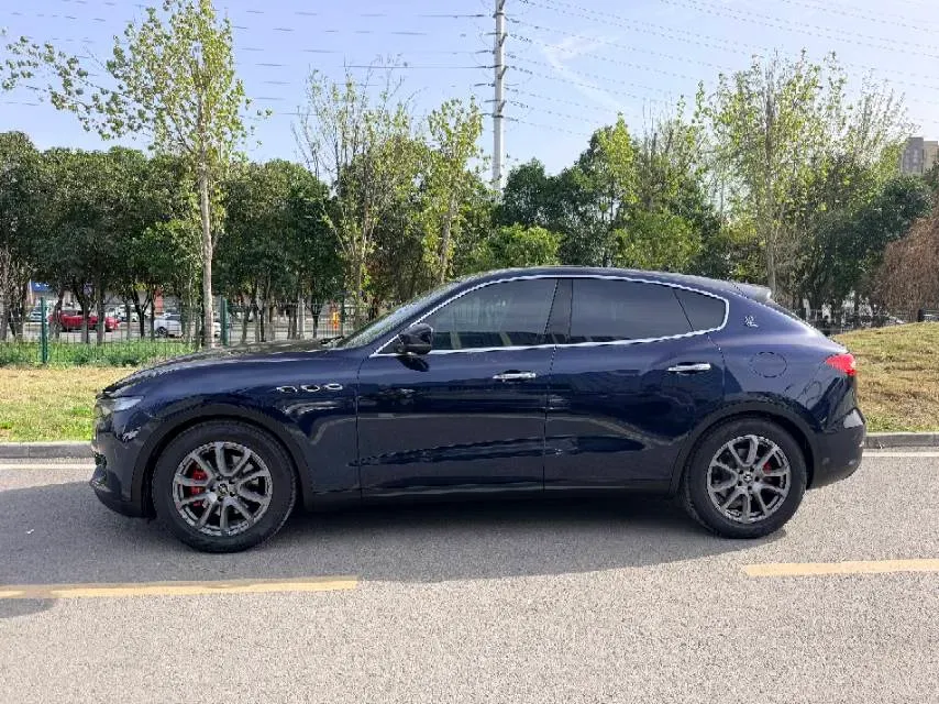 2019 Maserati Levante 3.0T 350HP V6 8AT,autocango,china used car exporter,china ev exporter,chinese used car exporter,chinese used ev exporter