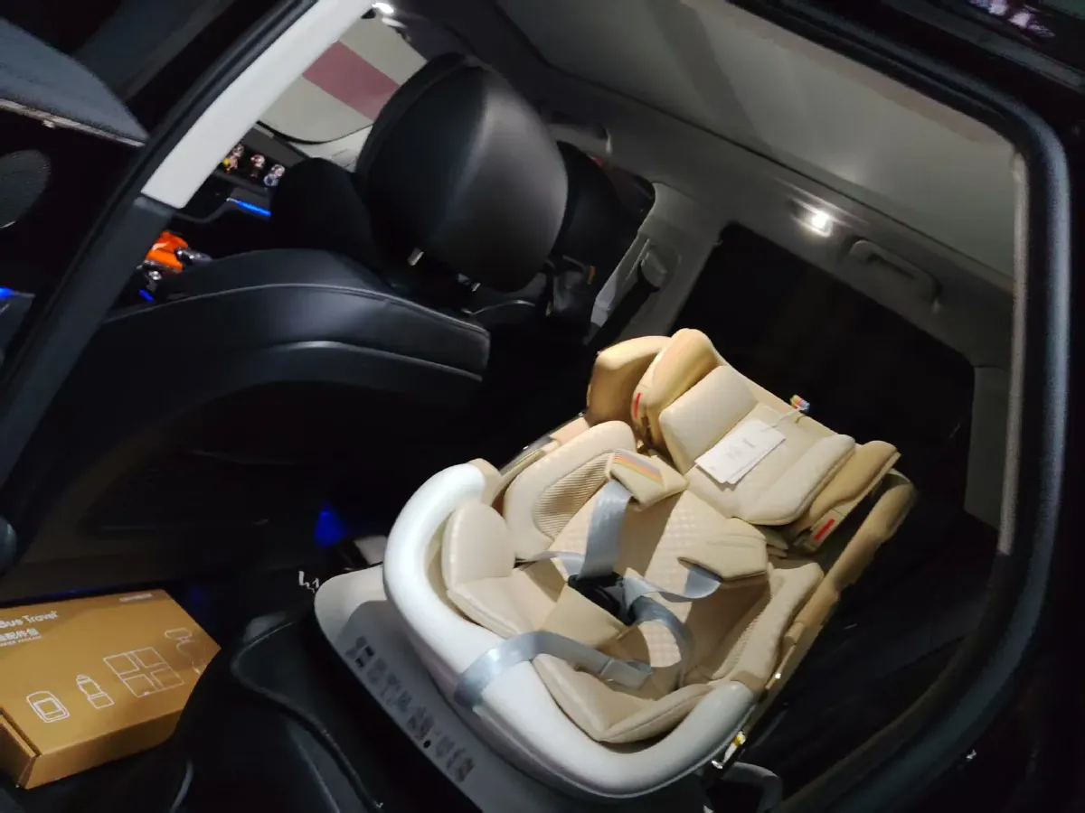 2022 HongQi HS5 2.0T 224HP L4 6AT,autocango,china used car exporter,china ev exporter,chinese used car exporter,chinese used ev exporter