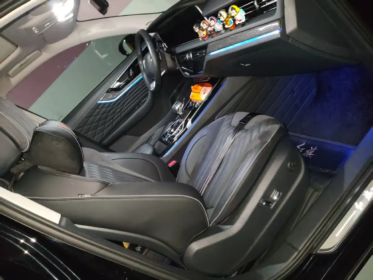 2022 HongQi HS5 2.0T 224HP L4 6AT,autocango,china used car exporter,china ev exporter,chinese used car exporter,chinese used ev exporter