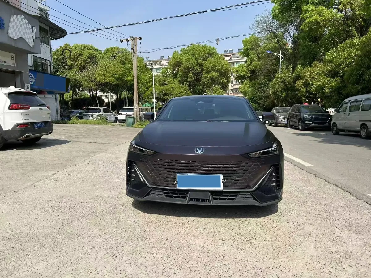 2023 ChangAn UNI-V 1.5T 188HP L4 7DCT,autocango,china used car exporter,china ev exporter,chinese used car exporter,chinese used ev exporter