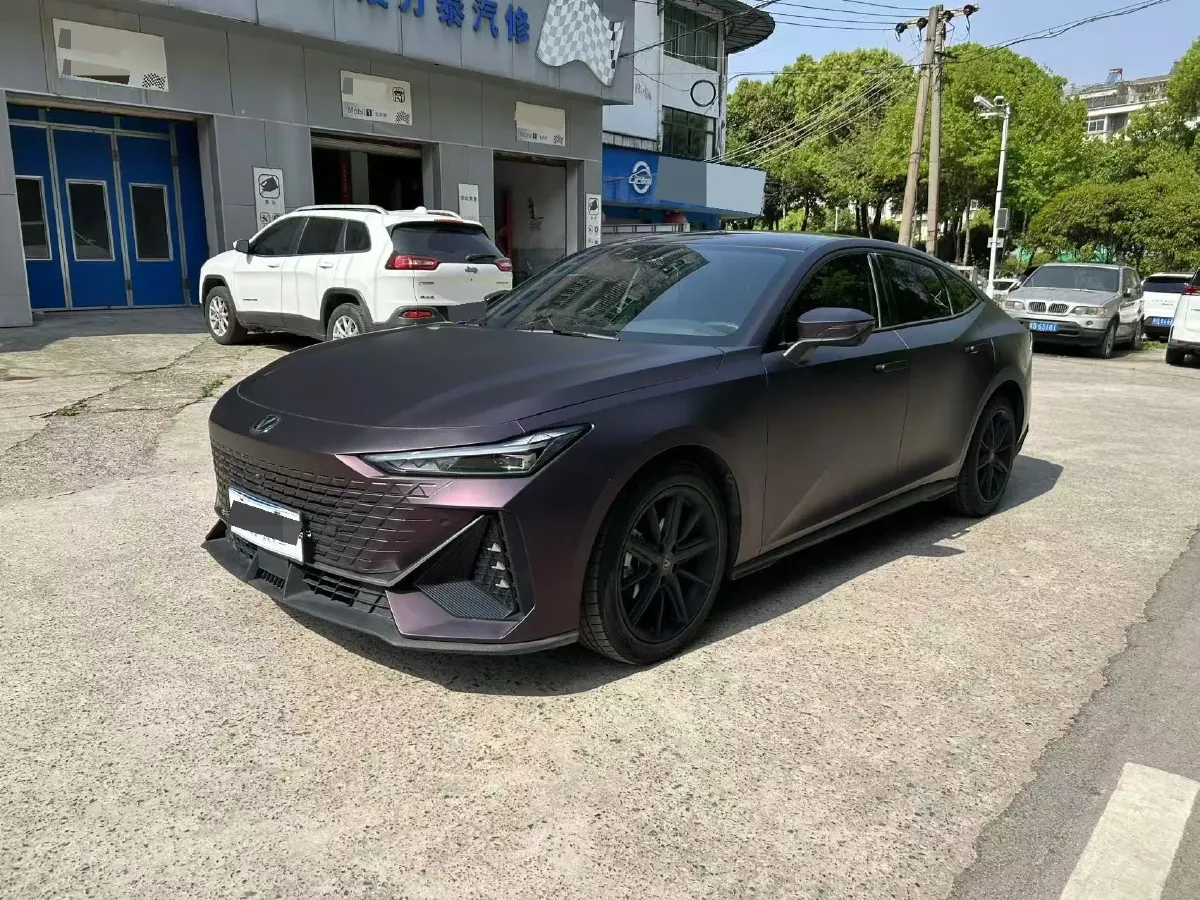 2023 ChangAn UNI-V 1.5T 188HP L4 7DCT,autocango,china used car exporter,china ev exporter,chinese used car exporter,chinese used ev exporter