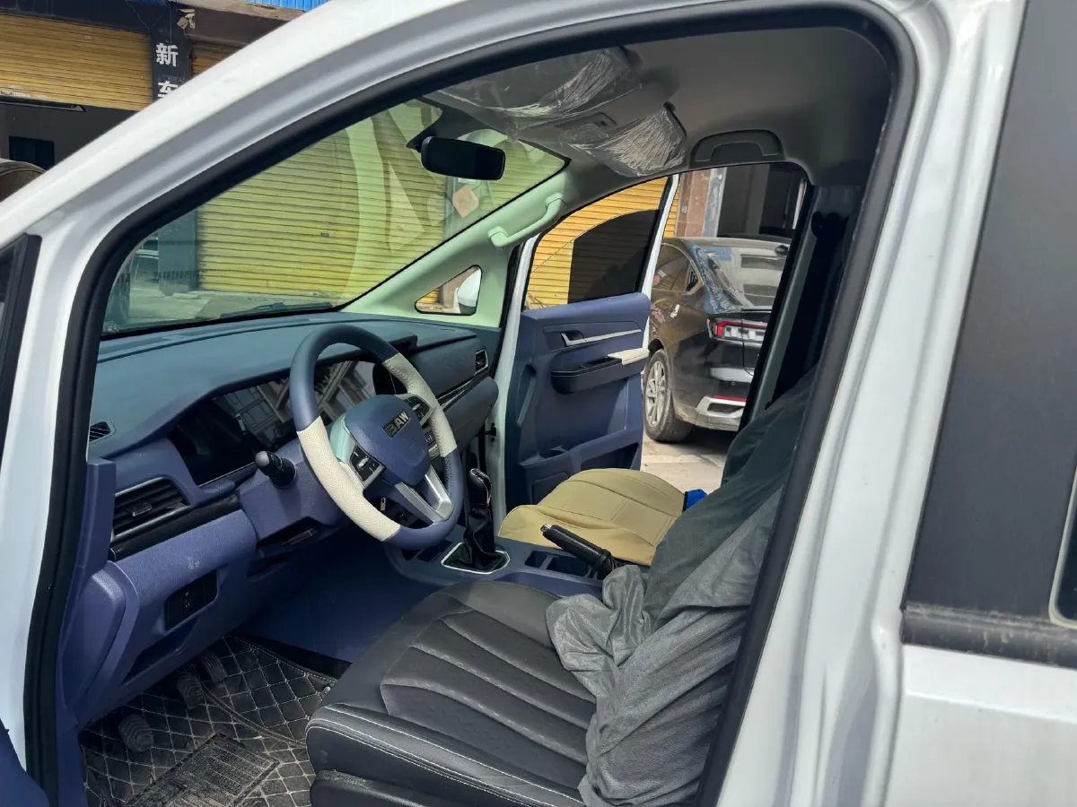 2025 BAW RuiSheng Trump M7 1.6L 124HP L4 5MT,autocango,china used car exporter,china ev exporter,chinese used car exporter,chinese used ev exporter