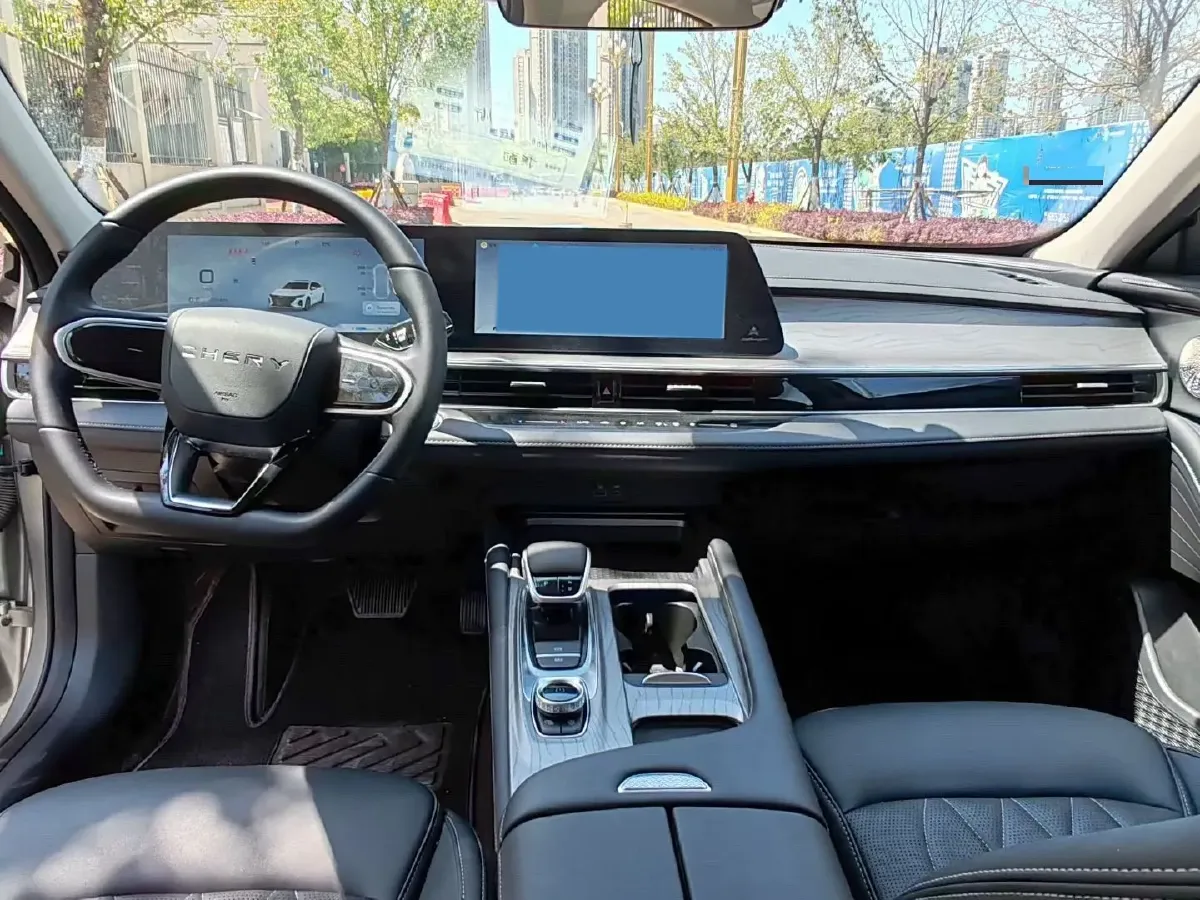 2025 Chery Arrizo 8 Pro 1.6T 197HP L4 7DCT,autocango,china used car exporter,china ev exporter,chinese used car exporter,chinese used ev exporter