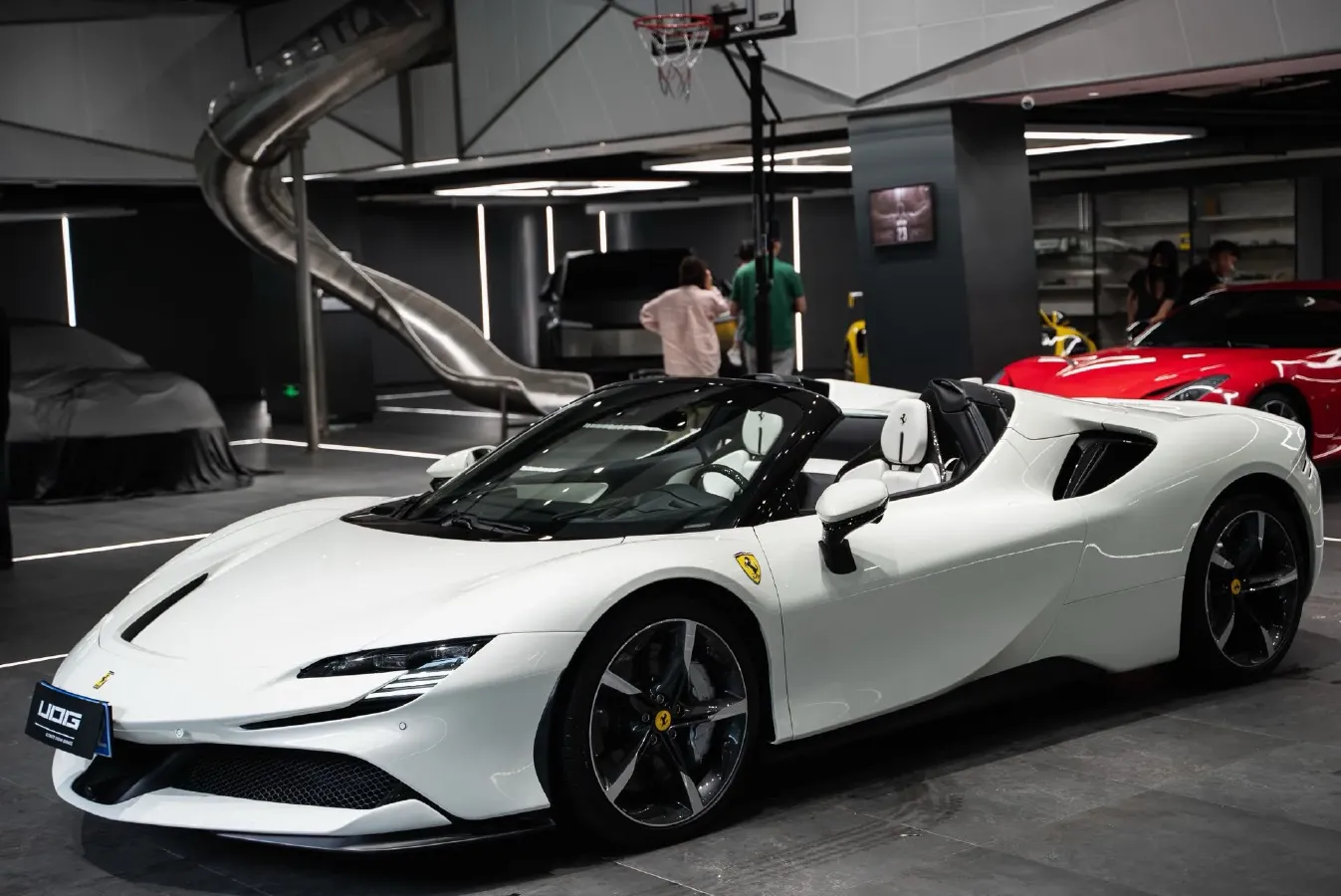 2021 Ferrari SF90 3.9T 781HP V8 8DCT PHEV 7.9KWH,autocango,china used car exporter,china ev exporter,chinese used car exporter,chinese used ev exporter