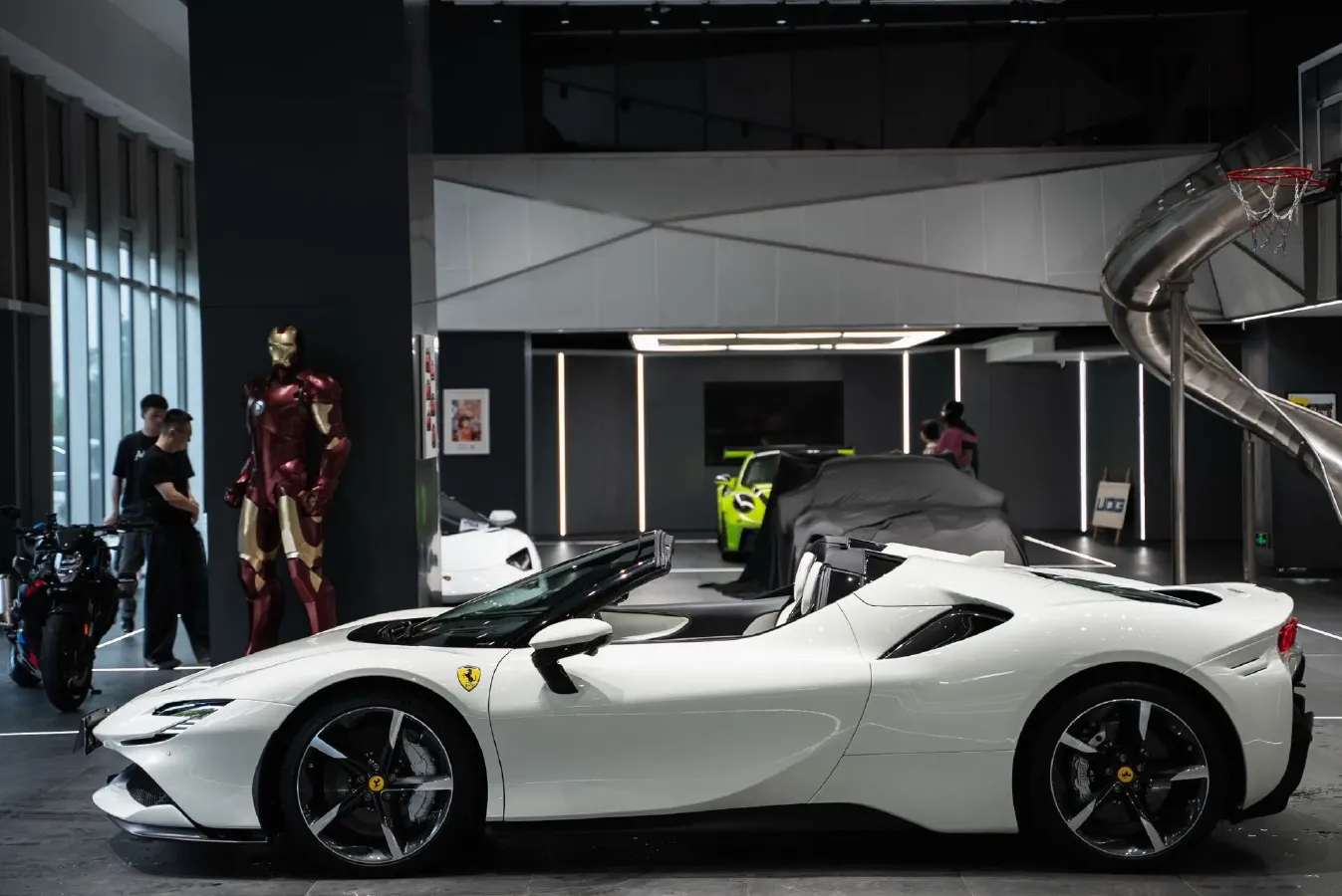 2021 Ferrari SF90 3.9T 781HP V8 8DCT PHEV 7.9KWH,autocango,china used car exporter,china ev exporter,chinese used car exporter,chinese used ev exporter