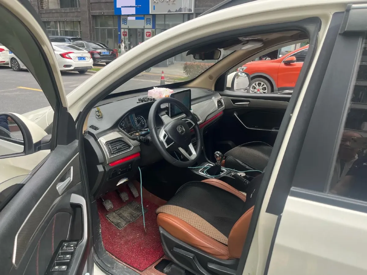 2017 BAIC WeiWang M50F 1.5L 116HP L4 5MT,autocango,china used car exporter,china ev exporter,chinese used car exporter,chinese used ev exporter