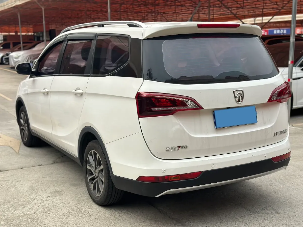 2021 BaoJun 730 1.5L 105HP L4 6MT,autocango,china used car exporter,china ev exporter,chinese used car exporter,chinese used ev exporter