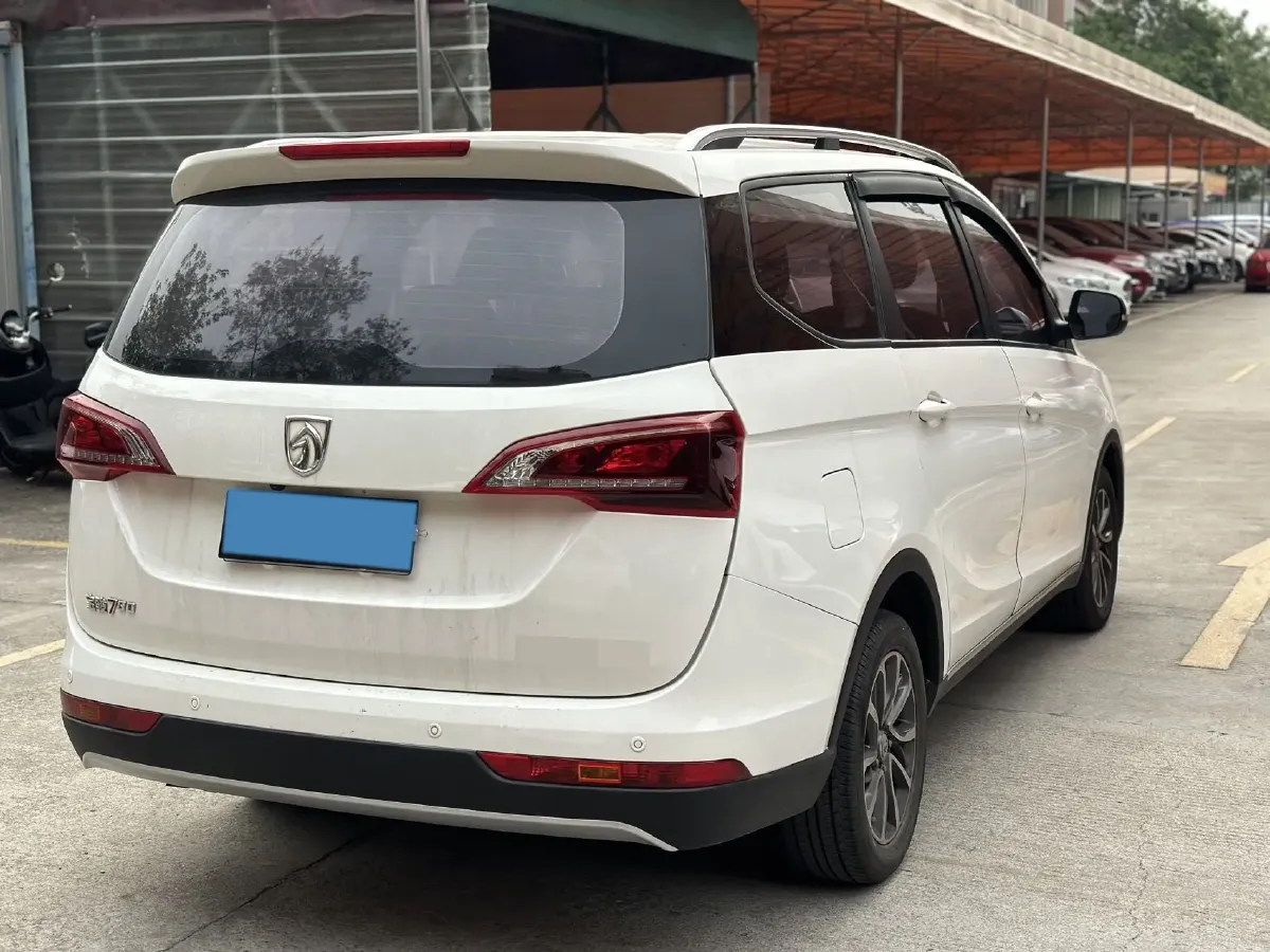 2021 BaoJun 730 1.5L 105HP L4 6MT,autocango,china used car exporter,china ev exporter,chinese used car exporter,chinese used ev exporter