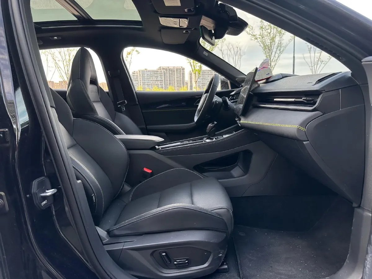 2025 LYNK&CO 03 2.0T 254HP L4 7DCT,autocango,china used car exporter,china ev exporter,chinese used car exporter,chinese used ev exporter